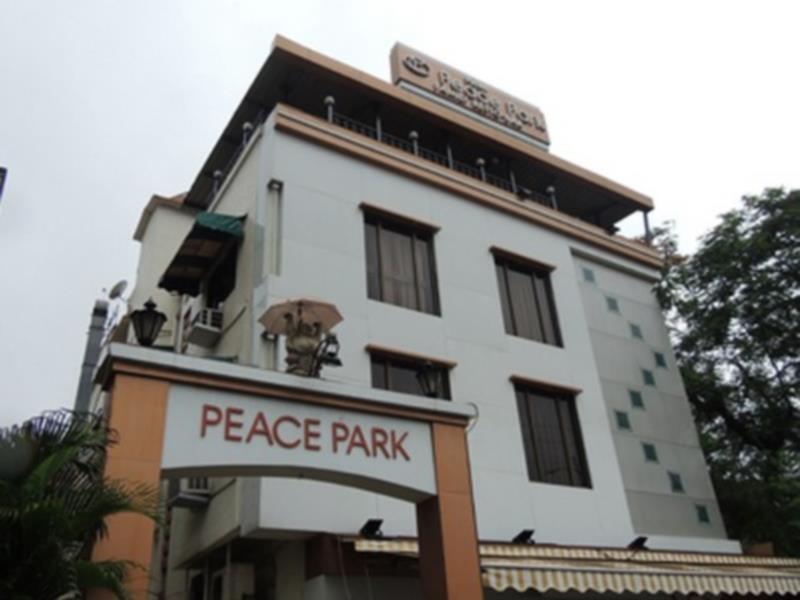 Hotel Peace Park Panvel Extérieur photo