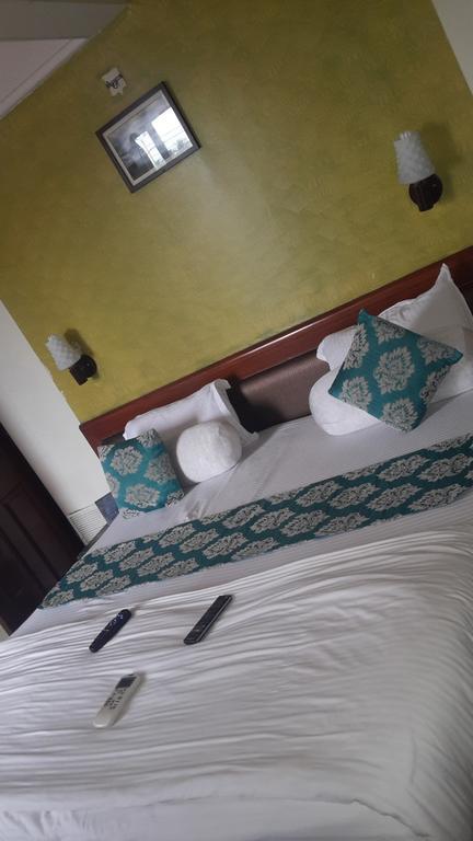 Hotel Peace Park Panvel Extérieur photo
