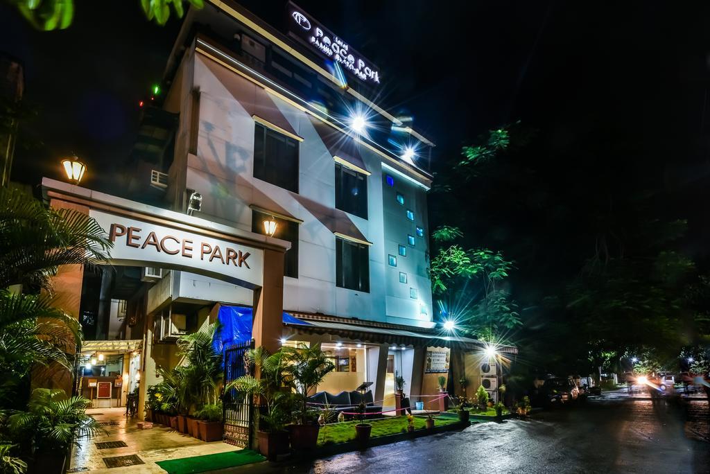 Hotel Peace Park Panvel Extérieur photo