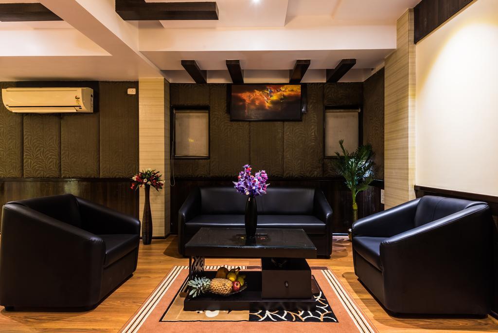 Hotel Peace Park Panvel Extérieur photo