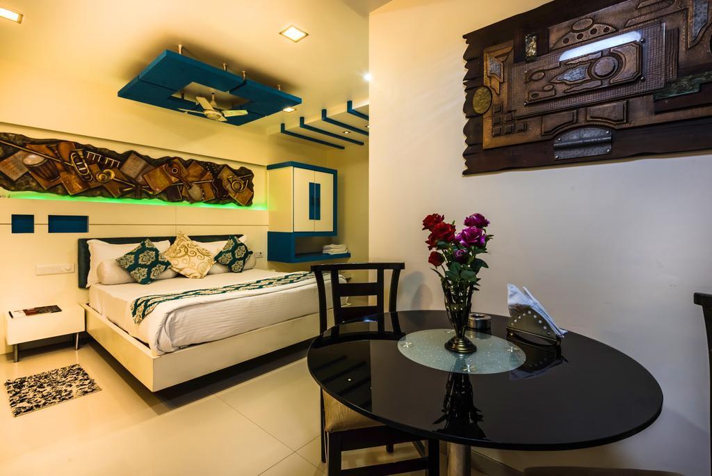 Hotel Peace Park Panvel Extérieur photo