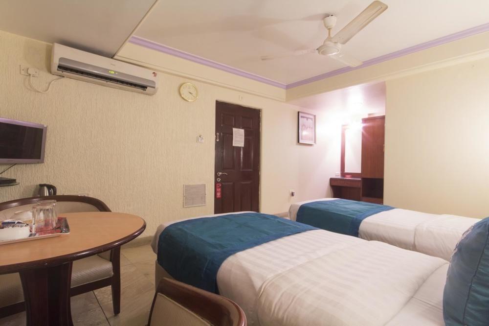 Hotel Peace Park Panvel Extérieur photo